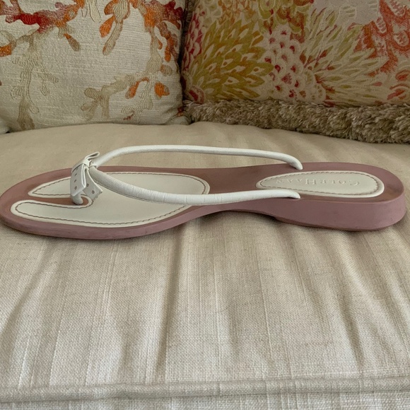 Versatile Feminine Wht/Rose Bikini Sandal ColeHaan - Picture 12 of 16